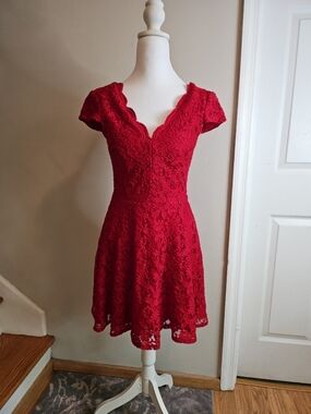 City Triangles Red Sparkle Lacey Short Sleeved Dress Size 5